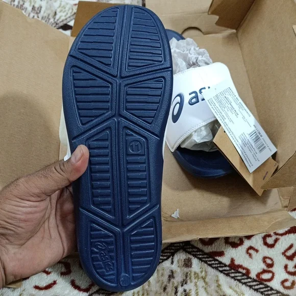 Asics - Picture 3 of 7